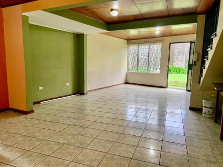 PROPIEDAD CON CASAS Y APARTAMENTOS EN SABANILLA. en San José - Imagen 9