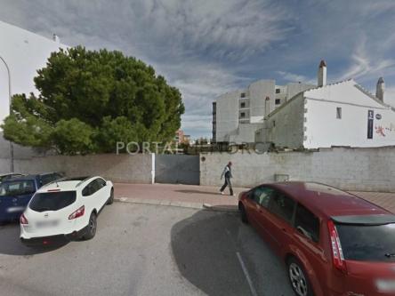 Parcela edificable para la construccion de un edificio de vivien en Mahón - Imagen 1