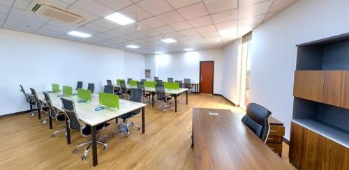 Pasay, Office For Rent in Baclaran - Image 1