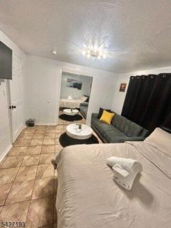 Pennington St, Newark, Home For Rent in Newark - Image 1
