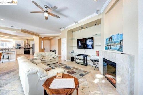 Pier Pt, Discovery Bay, Home For Rent in Antioch - Image 1