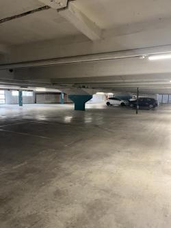 Place de parking RUE DE LA HALLE à Saint-Martin-d'Hères - Photo 1