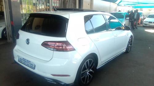 Pre-owned 2019 VW Golf 7 2.0 Engine Capacity R-Line with Automat in Alberton - Image 6