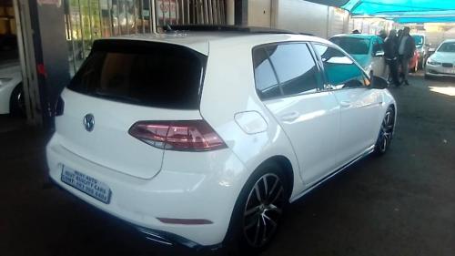 Pre-owned 2019 VW Golf 7 2.0 Engine Capacity R-Line with Automat in Alberton - Image 5