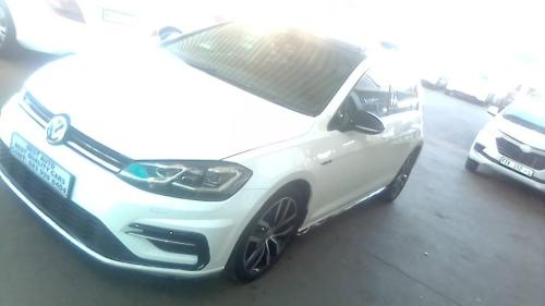 Pre-owned 2019 VW Golf 7 2.0 Engine Capacity R-Line with Automat in Alberton - Image 9