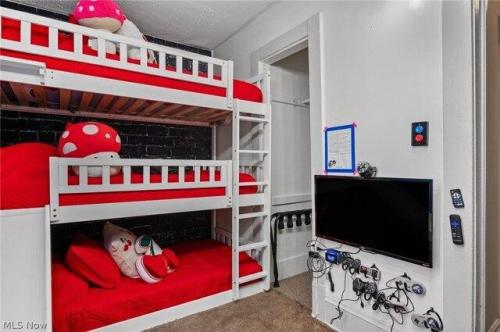 Preston Ave Unit Up, Cleveland, Home For Rent in Cleveland - Image 1