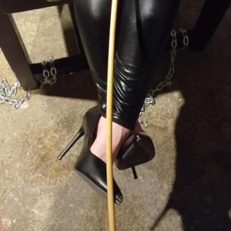 Pro Goddess looking willing subs in Letterkenny - Image 1