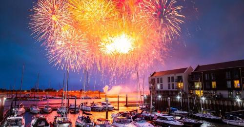 Professional Firework Displays, Pyrotechnics & Special Effects in Colchester - Image 4