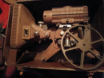 Proyector de peliculas en Maneadero - Imagen 2