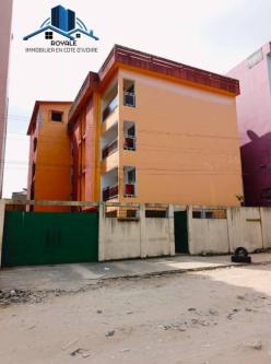 R+3 Jumelé Riviera à Abidjan - Photo 1