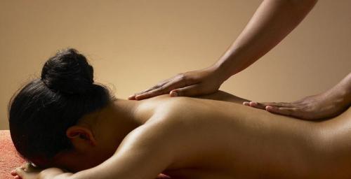 RELAXING & WELLNESS FULL BODY OIL & YONI MASSAGE,. in Woodlands - Image 3