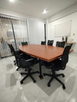 RENTA DE OFICINAS AMUEBLADAS! en Santín - Imagen 1