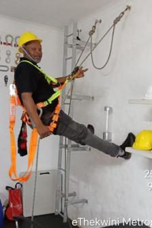 ROPE ACCESS, WORKING AT HEIGHTS, SCAFFOLD INSPECTORS, ASBESTOS in Cape Town - Image 1