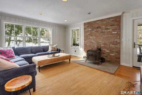 Raiders Ln, Darien, Home For Rent in Norwalk - Image 1