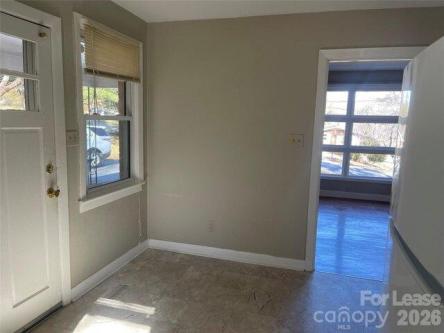 Rd Ave Ne, Hickory, Home For Rent in Gastonia - Image 1