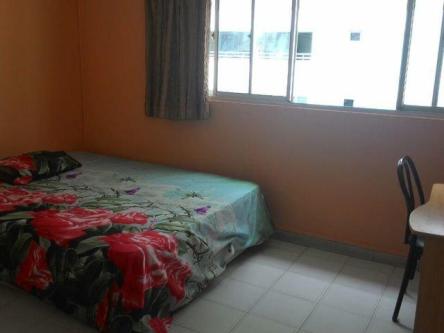 Room in Singapore - Image 1