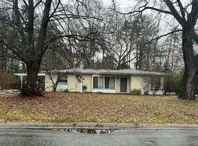 Rowe Ct in Flint - Image 1