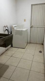 SE RENTA CASA EN RESIDENCIAL MONTECARLO en Culiacán - Imagen 8