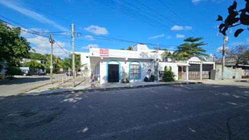 SE RENTA LOCAL COMERCIAL 90METROS CUADRADOS, BUENA UBICACIÓN en Playa del Carmen - Imagen 4