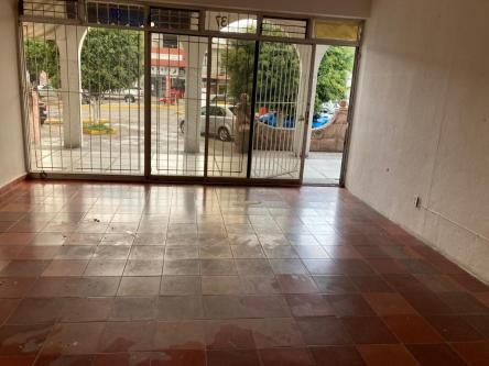 ¡SE RENTA LOCAL EN PLAZA FIESTA! en San Luis Potosí (SLP) - Imagen 4