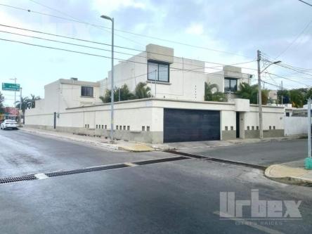 SE RENTA PARA OFICINAS CASA GRANDE DE 6 RECAMARAS CON … en Campeche - Imagen 1
