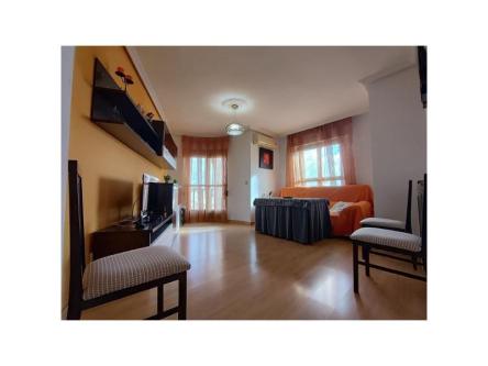 SE VENDE DUPLEX EN RESIDENCIAL CON PISCINA en Úbeda - Imagen 1