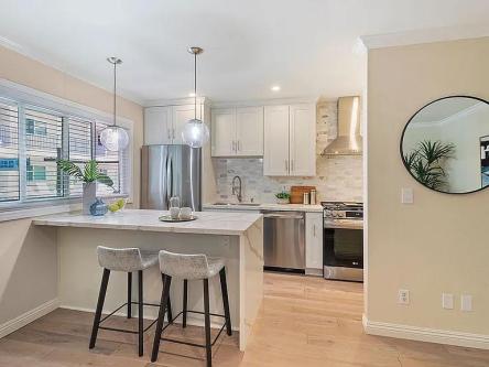 SECURE WELL-MAINTAINED COMMUNITYMODERN FINISHES THROUGHOUT in Santa Monica - Image 1
