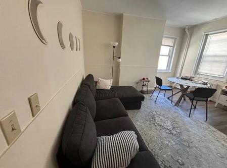 SPACIOUS PRIVATE STUDIO in Pomona - Image 9