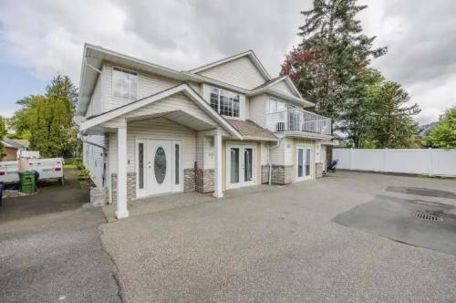 STUDIO 45821 THOMAS ROAD, Vedder Crossing in Chilliwack - Image 1