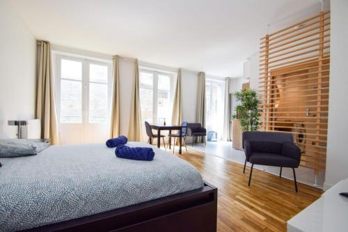 STUDIO INTRA MUROS AVEC BALCON à Fresnes - Photo 1