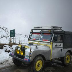 Sandakphu Land Rover Package Tour in Kolkata - Image 3