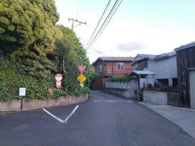 Sandy Beach Rd in Paramount - Image 1