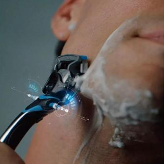 Schick Hydro 5 Custom Razor with 4 Replacement Blades 5 … in Mandai - Image 1