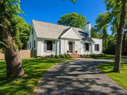 School St, Westhampton Beach, Home For Rent in Westhampton beach - Image 1