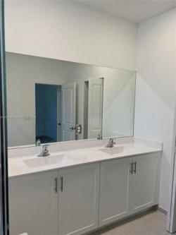 Se Th Ter, Homestead, Home For Rent in Homestead - Image 1