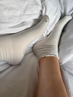 Sexy Füße und Riesen Titten in Traiskirchen - Bild 2