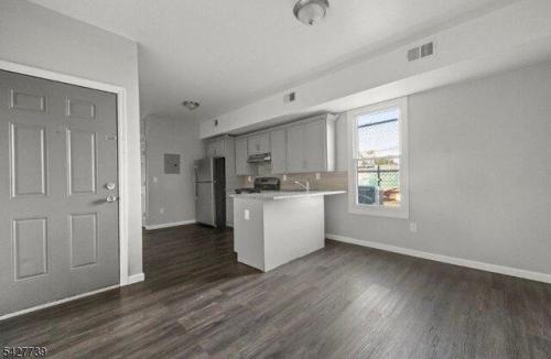 Sherman Ave Unit R, Newark, Home For Rent in Newark - Image 1