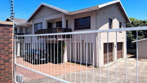 Simplex 2739-ref-180 for Rent in Overport, Durban in Durban - Image 1
