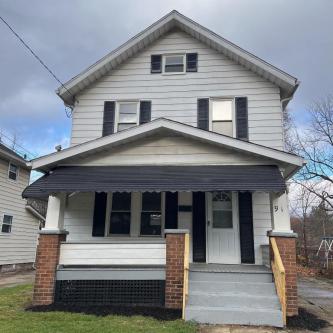 Single Family Home in Akron - Image 1