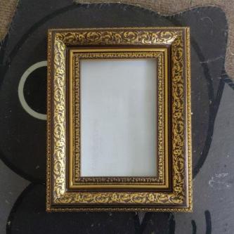 Single Layer Frame Add A Picture Size Of 9-20 Inches. in Kuala Lumpur - Image 1