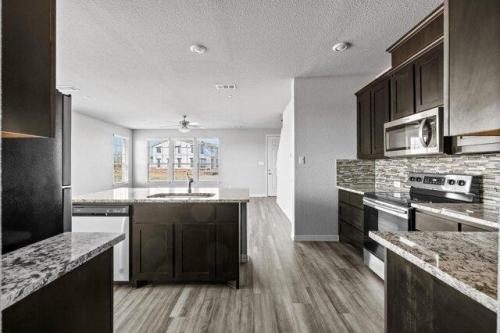 Solana Cir, Denton, Home For Rent in Denton - Image 1