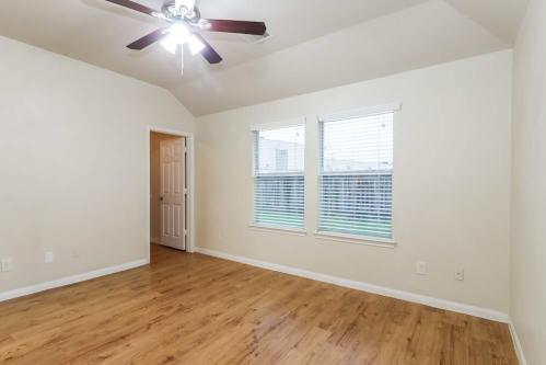 Spacious 3BR/2BA Apartment for Rent in Katy, TX – Move-In Ready! in Sugar Land - Image 3