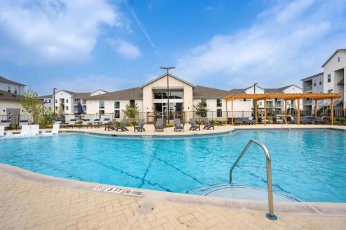 Spacious Garden View Apartments for Rent in Pflugerville - Image 1
