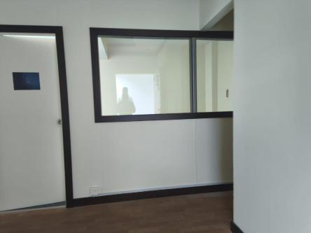 Spacious Separate Office for Rent in Al Garhoud in Dubai - Image 1