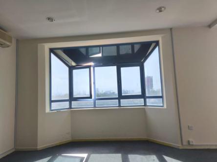 Spacious Separate Office for Rent in Al Garhoud in Dubai - Image 10