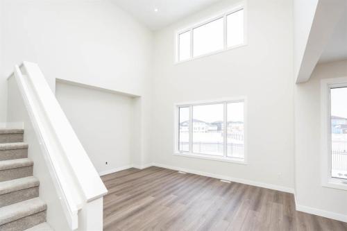 Spacious Two Storey with Loft and Spice Kitchen on a Pie Lot! in Winnipeg - Image 6