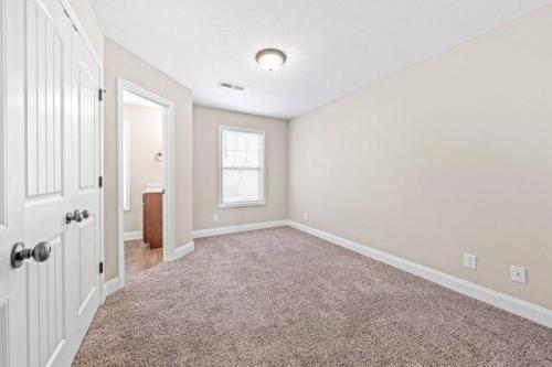 Spring Water Dr Apt F, Clarksville, Home For Rent in Clarksville - Image 1