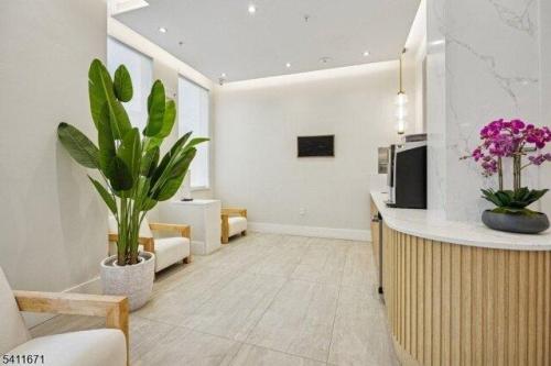 Springfield Ave Unit,maplewood, Condo For Rent in Newark - Image 1