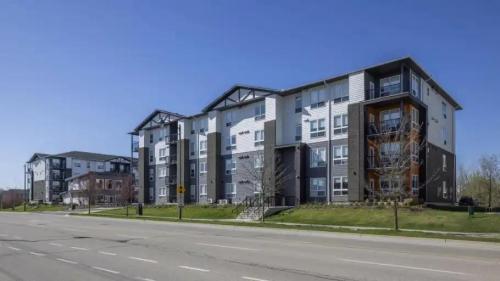 Sterling Square in St. Thomas - Image 1