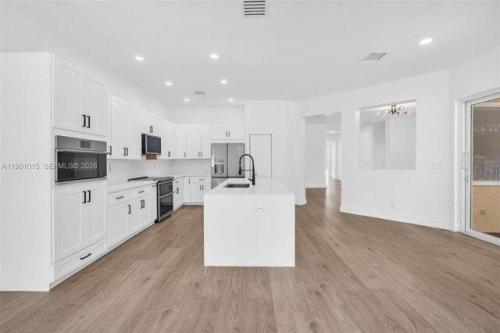 Stonebrook St, Weston, Home For Rent in Sunrise - Image 1